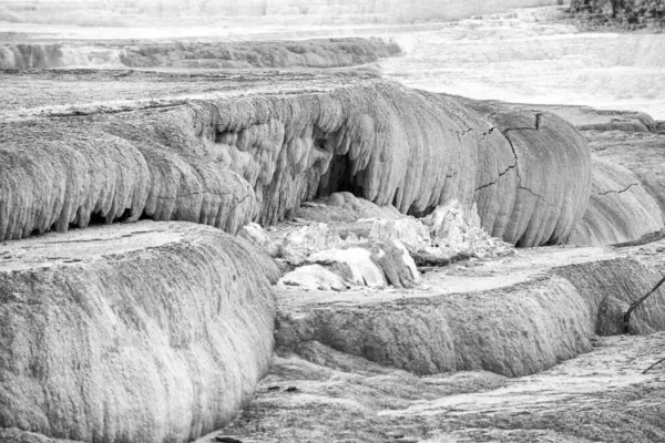 Mammutin Kuumat Lähteet Yellowstonen Kansallispuisto — kuvapankkivalokuva