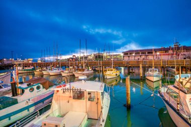 San Francisco, CA - 7 Ağustos 2017 Balıkçı İskelesi Gece Görüşü.