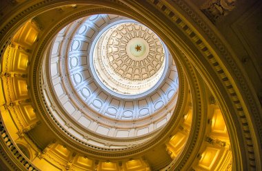 Austin Capitol 'ün içi. Fincanın tepesi.