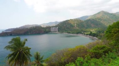 Lombok, Endonezya 'daki Senggigi Körfezi' nin havadan görüntüsü.