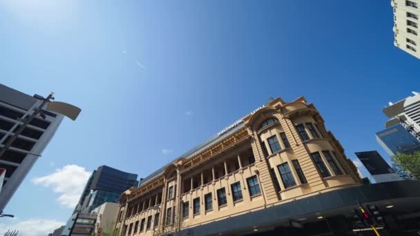 オーストラリア パース 2023年9月12日 晴れた朝のダウンタウンシティストリートと建物 — ストック動画