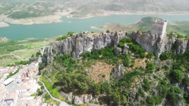 Zahara de la Sierra, Endülüs 'ün hava manzarası. Güney İspanya.