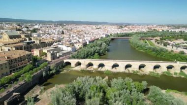 Endülüs 'teki Cordoba' nın havadan görünüşü. Güney İspanya.