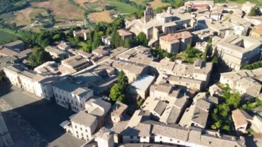 Orvieto, İtalya 'nın havadan panoramik görüntüsü.