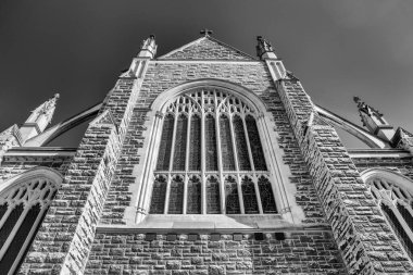 Güneşli bir günde Aziz Mary Katedrali, Perth.