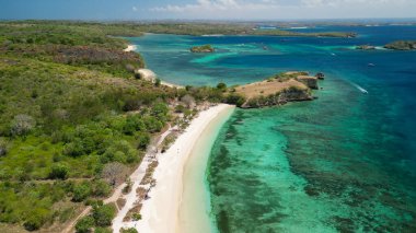 Lombok, Endonezya 'daki Pembe plajın havadan görünüşü.