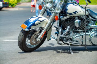 Ulusal Park 'a park etmiş bir motosiklet..