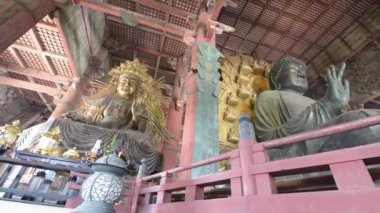 Todai-Ji Tapınağının İçi Büyük Buda Salonu, Nara - Japonya.