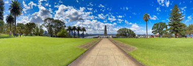 Perth, WA - 12 Eylül 2023: Devlet Savaşı Anıtı ve Krallar Parkı Panoramik Manzarası.