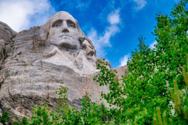 Amerika 'daki Rushmore Dağı heykeli.
