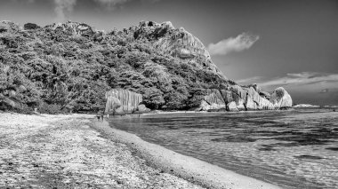Seyşeller Takımadası 'ndaki La Digue Adası' nın muhteşem manzarası.