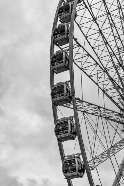 Niagara Şelalesi, Kanada - 5 Ağustos 2024: Bulutlu bir günde Niagara Skywheel.