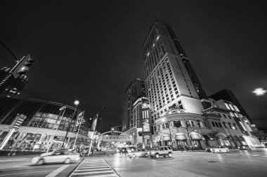 Niagara Şelalesi, Kanada - 5 Ağustos 2024: Yaz mevsiminde Niagara Şelalesi şehir merkezi sokakları ve binaları.