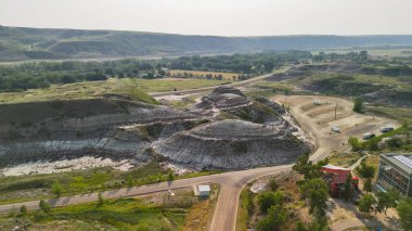 Royal Tyrrell Müzesi 'nin park alanındaki Midland İl Parkı' nın hava görüntüsü, Alberta.
