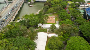 Bulutlu bir günde Marina Körfezi bölgesinin Singapur hava görüntüsü.