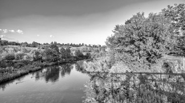 Güzel bir yaz günbatımında Calgary rıhtımı, Alberta - Kanada