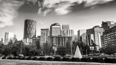 Calgary gökdelenleri üzerinde günbatımı, Alberta.