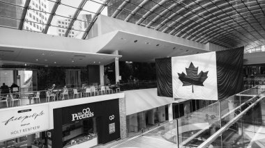 Calgary, Kanada - 10 Temmuz 2024: CORE alışveriş merkezinin içi.