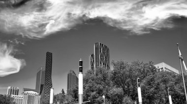 Calgary gökdelenleri üzerinde günbatımı, Alberta.