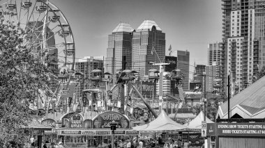 Calgary, Alberta - 10 Temmuz 2024: Stampede Park 'taki lunapark.