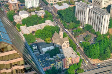 Güneşli bir günde Seattle 'ın gökyüzü manzarası.