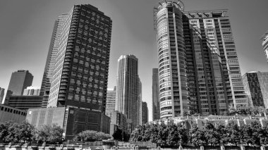 Chicago nehri boyunca Chicago gökdelenleri.