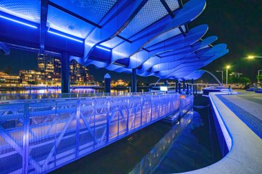 Elizabeth Quay, Perth, Avustralya 'da gece.