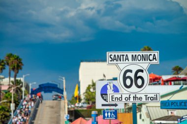Santa Monica, CA - 1 Ağustos 2017 Güneşli bir günde güzel Santa Monica Plajı.