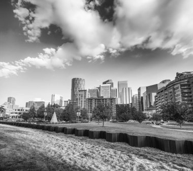 Calgary gökdelenleri üzerinde günbatımı, Alberta.