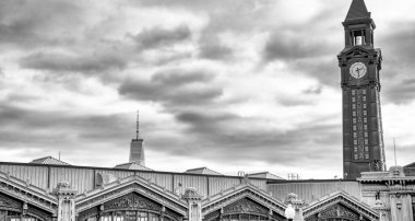 NEW YORK ŞEHRİ - 3 Aralık 2018: Hoboken 'deki Lackawanna Kulesi güneşli bir günde