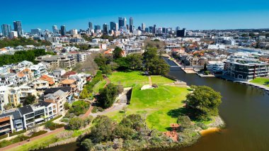 Perth, Avustralya 'daki Claise Brook ve Mardalup Park' ın havadan görüntüsü