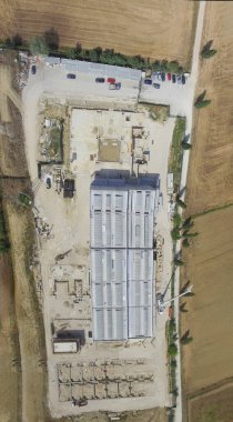 Büyüyen Ufuklar: Yukarıdan Kimyasal Fabrika İnşaatı.