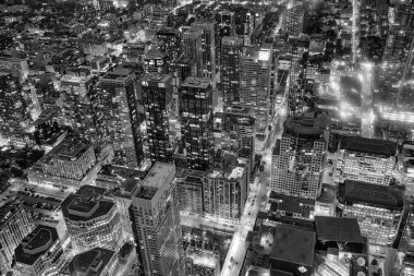 Gece Şenliği. Toronto 'nun Parlak Şehir Işıklarının Hava Perspektifi.