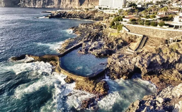 İnsansız hava aracından Tenerife 'deki Garachico manzarası