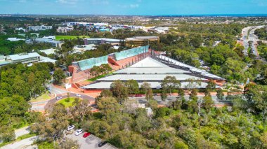 Joondalup Kampüsü, doğal güzelliklerle çevrili dinamik bir üniversite merkezi, yukarıdan görülüyor..