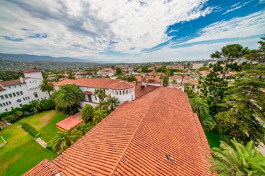 Santa Barbara, CA - 2 Ağustos 2017: Güneşli bir günde şehir eğlencesi.