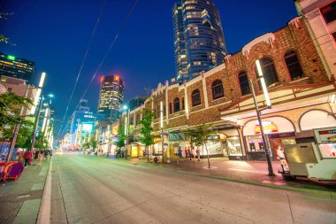 Şehir sokakları ve Binalar gece, Vancouver.