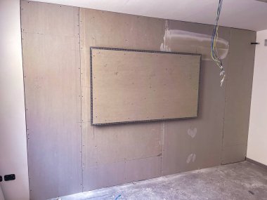 Yüksek Kaliteli İçişleri Tamamlanan Yeni Bir Ev 'de Alçıpan Kurma Süreci.