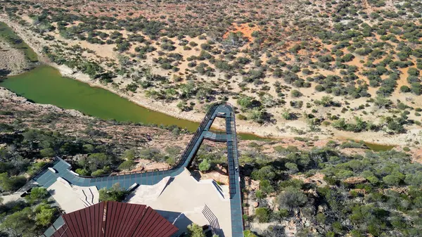 Batı Avustralya 'daki Kalbarri Skywalk ve kanyon manzarası..