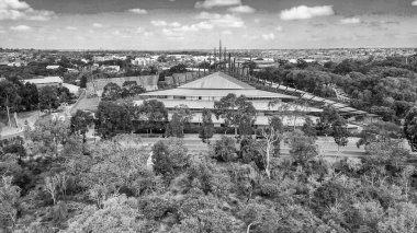 Joondalup Kampüsü, doğal güzelliklerle çevrili dinamik bir üniversite merkezi, yukarıdan görülüyor..