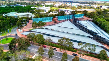 Joondalup Kampüsü 'nün havadan görünüşü, Batı Avustralya' da modern mimari ve yeşil alanlar sergileniyor..