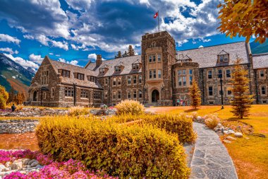 Banff Ulusal Park Yönetimi Yaz Saati Binası.