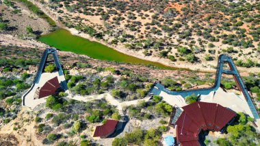 Batı Avustralya 'daki Kalbarri Skywalk ve çevresindeki kanyonun çarpıcı hava perspektifi.