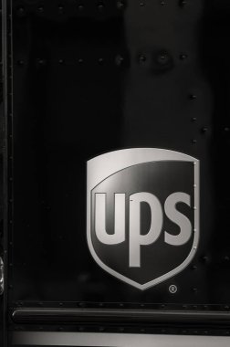 New York Şehri - 23 Ekim 2015: New York 'ta UPS tabelası.