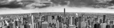 New York City - 24 Ekim 2015: Manhattan 'daki New York şehrinin panoramik hava manzarası.