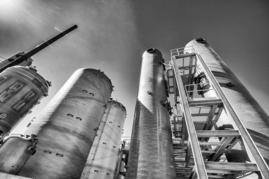 Geniş ölçekli Kimyasal İşleme Tesisinin İnşaatı.