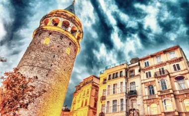 İstanbul 'daki Galata Kulesi, gece lambalı, Türkiye