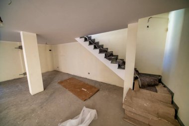 Modern İç Tasarım ve İnşaat Süreciyle Yeni Ev Yenileme Çalışmaları.