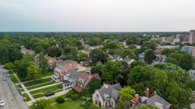 Michigan Gölü, Wisconsin yakınlarındaki Kenosha şehrinin hava manzarası.