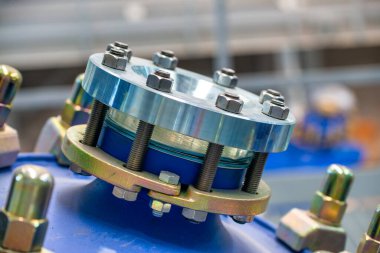 Değerli minerallerin kurtarılması için bir makine. Kimyasal tesis içi.